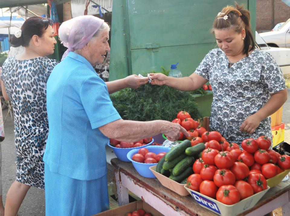 Рынок зеленые ряды Астрахань. Астрахань мини ярмарка. Астраханский фермер магазин Астрахань. Группа астраханские дачники.